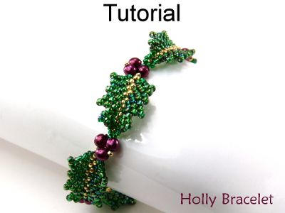 Christmas Beading, Art Perle, Seed Bead Pattern, Bracelet Christmas, Beading Crafts, Beaded Christmas Ornaments, Bead Weaving Patterns, Christmas Bead, Seed Bead Tutorial