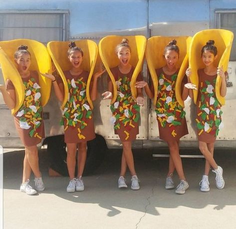 Original Group Halloween Costumes, Carnival Costumes Ideas Group, Unique Group Halloween Costumes, Group Halloween Costumes For Teens, Creative Group Costumes, Funny Group Costumes, Halloween Group Costumes, Funny Group Halloween Costumes, Group Costume Ideas