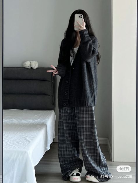 Comfycore Aesthetic Outfits, Comfy Korean Outfits Lazy, Comfy Korean Outfits At Home, Korean Comfy Outfits Home, Comfortable Clothes Aesthetic, Korean Lazy Outfit, Home Outfits Aesthetic, Korean Home Outfit, Korean Comfy Outfits