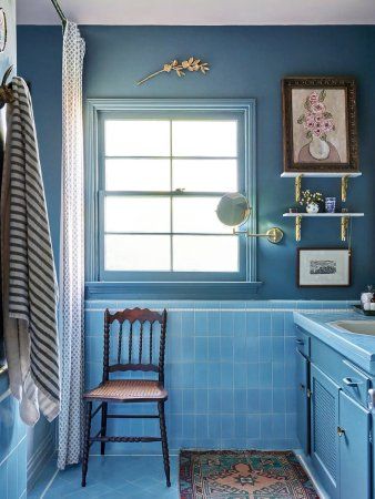 11 Clever Ways to Fill the Empty Space Above Your Bed Vintage Blue Tile Bathroom, Colorful Bathroom, Blue Bathroom Tile, Living Room And Kitchen Design, Retro Appliances, Retro Bathrooms, Living Room Design Inspiration, Blue Tile, Bathroom Update