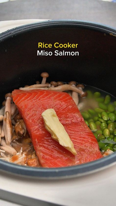 Marinate Salmon, Home Cooked Dinner, Miso Salmon Recipe, Miso Salmon, Rice Cooker Recipes, Marinated Salmon, Sous Vide Recipes, Salmon And Rice, Salmon Dinner