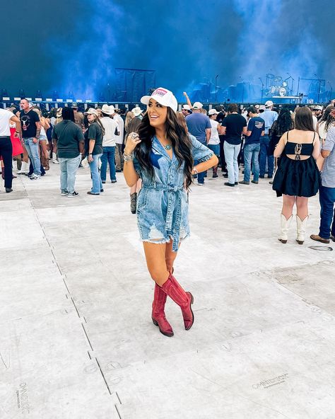 AMERICAN NIGHTS 💙❤️ @zachlanebryan with @morganann23 and @_baileynewman was the best night. Outfit details: Hat: @shopriffraff Romper: @freepeople Boots: @lucchese Jewelry: @beadedblondes // @kittiekranchandco #zachbryan #zachbryanmusic #zachbryanconcert #freepeople #countryconcert #countryconcertoutfit #countryconcerts #concertoutfit #rodeofashion #houston #houstontx #greatamerica #redwhiteandblue #makingmemories #cowgirlboots #lucchese #luchesseboots #musicfestivaloutfit #musicfesti... Luchesse Boots, Great America, Rodeo Fashion, Country Concert Outfit, Music Festival Outfit, Country Concerts, Country Girl, Cowgirl Boots, Outfit Details