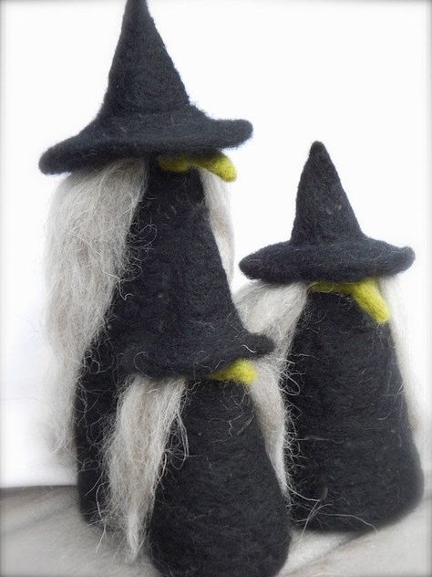 Felted Halloween, Halloween Felt Crafts, Double Double Toil And Trouble, Tovad Ull, Felting Inspiration, Decorate For Halloween, Dark Cave, Three Witches, Felt Toys Patterns