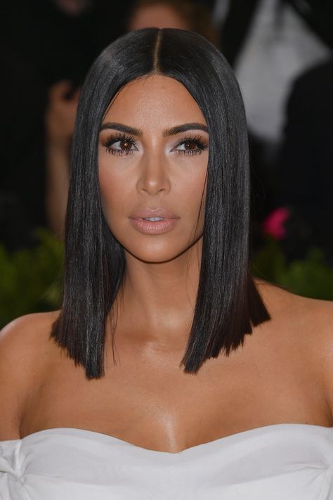 Kim Kardashian Hair and Makeup at the Met Gala 2017 | POPSUGAR Beauty Met Hairstyles, Kim Kardashian Short Hair, Kourtney Kardashian Hair, Gala Makeup, Kardashian Makeup, Kim Kardashian Makeup, Kim Kardashian Hair, Kardashian Hair, Hair Colorful