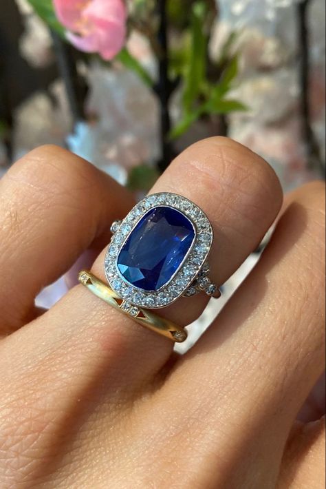 Vintage sapphire ring