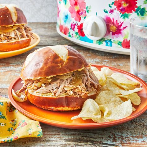 Pulled Pork Recipe Slow Cooker, Cheap Dinner Ideas, Recipes Slow Cooker, Pork Shoulder Roast, Slow Cooker Pulled Pork, Pulled Pork Recipes, Pork Recipe, Pasta Dinners, Easy Family Dinners