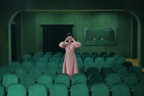 Wes Anderson Aesthetic, Wes Anderson Style, Septième Art, Movie Shots, Wes Anderson, Cinematic Photography, 인물 사진, Film Stills, Movie Theater