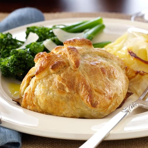 This classic beef Wellington recipe is also impressively easy, especially if you use store-bought puff pastry sheets. Beef Wellington Recipe, Puff Pastry Sheets, Pastry Sheets, Where's The Beef, Beef Wellington, How To Cook Steak, Gordon Ramsay, Beef Dishes, Taste Of Home