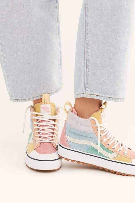 Cute Sneakers For Women, Tenis Vans, Colorful Sneakers, Dr Shoes, Cute Sneakers, Hype Shoes, Shoe Inspo, Aesthetic Shoes, Outfit Trends