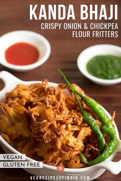 Kanda Bhaji Recipe, Onion Bhaji Recipes, Kanda Bhaji, South Indian Vegetarian Recipes, Onion Fritters, Indian Cuisine Recipes, Onion Bhaji, Snacks Vegan, Indian Recipes Authentic