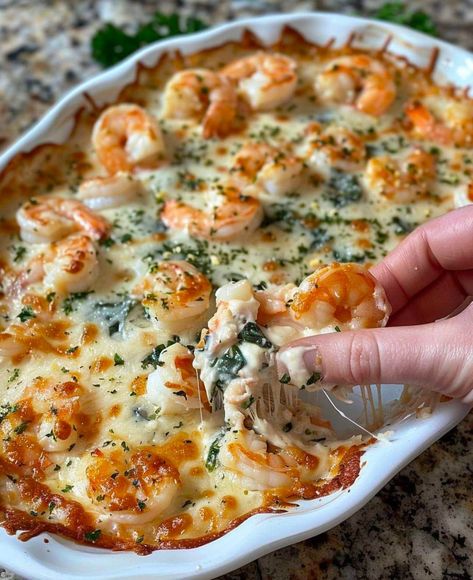 Creamy Shrimp and Crab Spinach Dip. Imagine a warm, bubbling blend of tender shrimp, succulent crab, and rich cream cheese, perfectly balanced with fresh spinach and a hint of garlic. Crab And Spinach Dip Recipe, Crab Spinach Dip, Shrimp And Crab Dip, Shrimp And Spinach, Seafood Dip, Lump Crab Meat, Spinach Casserole, Cooked Shrimp, Spinach Dip Recipe