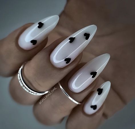 Round Nail Designs, White Chrome Nails, Black White Nails, Milky Nails, Punk Nails, Her Nails, Black Hearts, Round Nails, Heart Nails