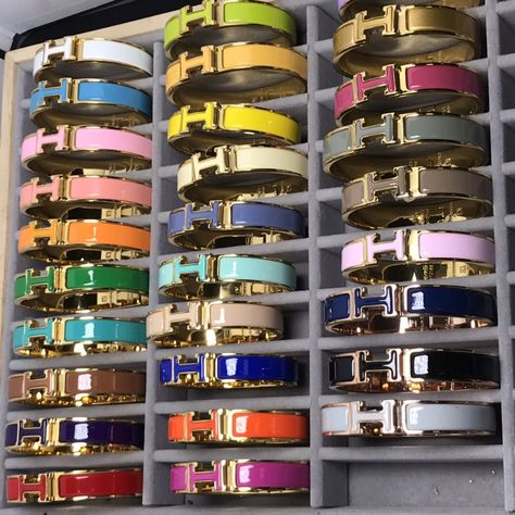 Hermes Bracelet Stack, Hermes Jewelry Aesthetic, Hermes Bracelet Stack Gold, Hermes Accessories Jewelry, Hermes H Bracelet, Hermes Jewelry Bracelet, Jewelry Closet, Hermes Bracelet, Hermes Accessories