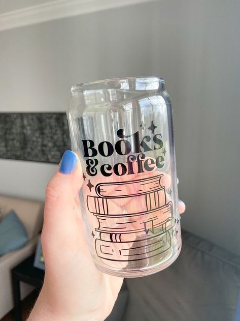 Bookish Glass Cup, How To Make Glass Cups With Vinyl, Glass Can Cups Designs, Bamboo Cup Design, Glass Can Designs, Cricut Glass Projects, Glass Beer Can Design, Vinyl Coffee Cup Ideas, Cricut Cups Ideas