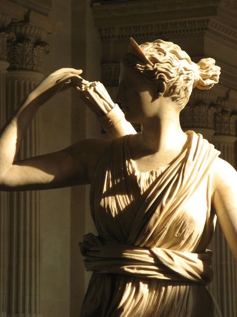 Artemis Aesthetic Goddess, Roman Goddess Aesthetic, Greek Gods And Goddesses Aesthetic, Artemis Goddess Aesthetic, Artemis Goddess Art, Greek Gods Statues, Artemis Mythology, Greek God Statues, Artemis Greek Mythology