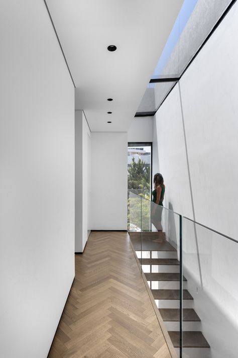 Stairs With Skylight, Skylight Over Stairs, Skylight Stairs, Warehouse Living, Skylight Design, Basement Lighting, Modern Small House Design, Narrow House, Architecture Model House