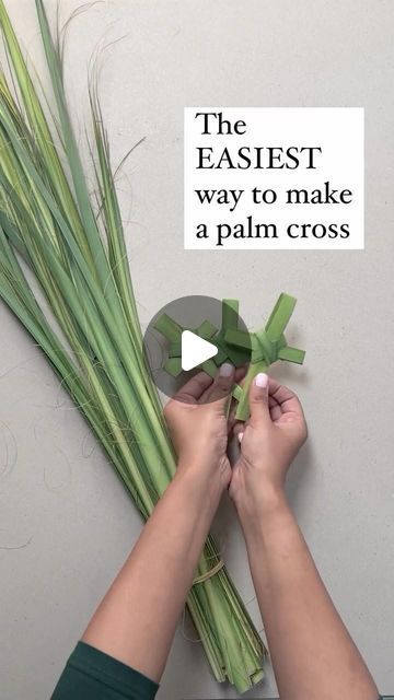 How To Make Crosses Out Of Palms, Palm Sunday Cross How To Make, Palm Sunday Cross, Alter Decorations, Palm Sunday Decorations, Palm Cross, Palm Sunday Crafts, Altar Arrangement, Church Easter Decorations