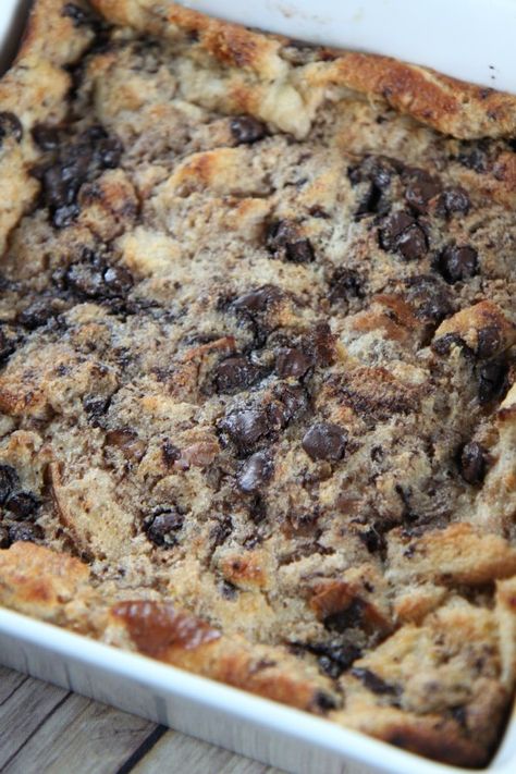 Old Fashioned Chocolate Chip Bread Pudding - BargainBriana Chocolate Chip Bread Pudding, Old Fashioned Bread, Traditional Christmas Desserts, Old Fashioned Bread Pudding, Bread Pudding Easy, I Heart Recipes, Pumpkin Bread Pudding, Chocolate Bread Pudding, Bread Puddings