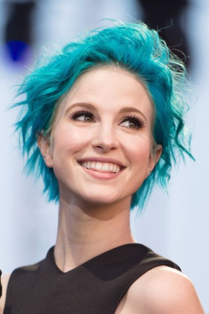 2014's Best Celeb Hair-Color Makeovers #refinery29  http://www.refinery29.com/best-celebrity-hair-color#slide14  Hayley Williams After She recently ditched the two-toned look for all-over blue, which is one of the prettiest under-the-sea shades we've ever seen. Blue Hair Short Pixie Cuts, Blond Rose, Hair Dye Brands, Hair Color Pictures, Celebrity Hair Colors, Paramore Hayley Williams, Latest Hair Color, Goddess Hairstyles, Short Hair Color