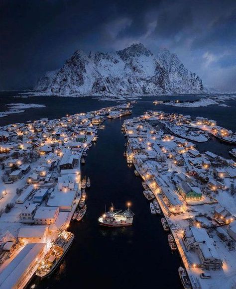 Incredible Europe on Instagram: "Moody Norwegian evenings in Lofoten 🇳🇴✨ Photos by @sebastien.nagy ❤️" Lofoten Islands Norway, Norway Winter, Norway Fjords, Mendocino Coast, Lofoten Islands, Redwood Forest, Travel Locations, Global Travel, Places Around The World