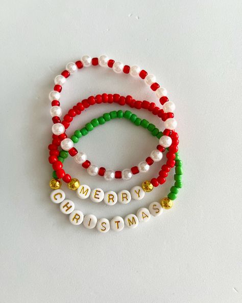 Christmas theme seed bead bracelets for the holidays with the words Merry Christmas in gold letters and red and green. For any personalizations (both red, both green, black letters instead of gold, etc.) add a personalization to the order or message me directly. Chirsmas Bracelets, Christmas Themed Bracelets, Christmas Bead Jewelry, Christmas Handmade Jewelry, Christmas Beads Bracelet, Christmas Braclets Ideas, Christmas Bracelets Ideas, Beaded Christmas Bracelets, Letter Bracelet Ideas