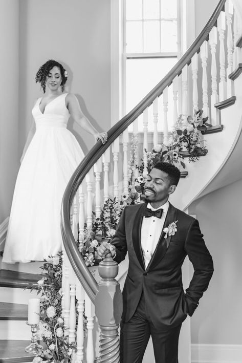 Wedding Photo Ideas On Stairs, Bride And Groom Stairs, Dramatic Wedding Photos, Catholic Couple, Staircase Photos, Hallmark Wedding, Prewedding Studio, Wedding Staircase, Indoor Wedding Photos