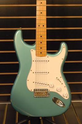 Teal Guitar Aesthetic, Teal Electric Guitar, Teal Guitar, Dream Guitar, Pretty Guitars, Fender Strat, Stratocaster Guitar, Guitar Obsession, Cool Electric Guitars