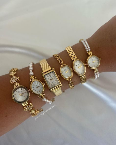 Gold Inspo, Classy Watches, Xoxo Jewelry, Dream Items, Jordan Taylor, Jewellery Board, Classy Watch, Accessories Gold, Body Jewelry Piercing