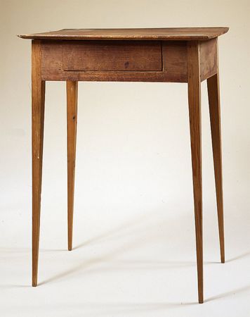 Yellow pine side table  Georgia, circa 1850 Shaker Style Table, Shaker Furniture Antique, Shaker End Table, Shaker Side Table, Pine Side Table, Shaker Style Furniture, Southern Furniture, Shaker Table, Antique Side Table