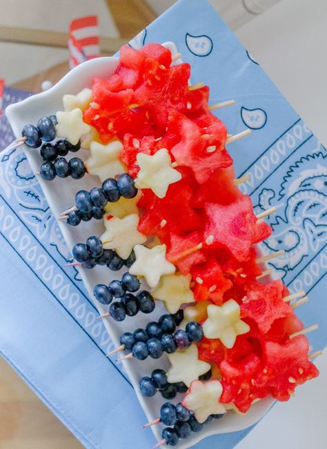 Watermelon Appetizer, 4th July Food, Fruit Desert, Star Shaped Cookies, Blue Fruit, Fruit Skewers, Cake Pops How To Make, 4th Of July Desserts, Fourth Of July Food