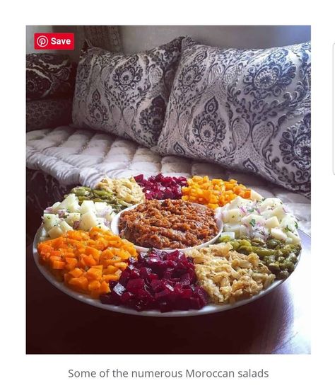 Moroccan Salad, Moroccan Cooking, Moroccan Dishes, Greek Dishes, Eastern Cuisine, Savory Vegan, Moroccan Food, Middle Eastern Recipes, Food Platters