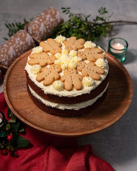 Vegan Christmas Gingerbread Cake with Sweet Orange Frosting – Biona Christmas Gingerbread Cake, Lemon Buttercream Icing, Vegan Hot Cross Buns, Coconut Brownies, Semolina Cake, Orange Frosting, Raspberry Coconut, Vegan Carrot Cakes, Lemon Buttercream