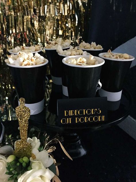 Awards Party Ideas, Oscar Party Decorations, Old Hollywood Party, Oscars Theme Party, Oscars Party Ideas, Academy Awards Party, Oscar Academy Awards, Disco Party Decorations, Hollywood Party Theme