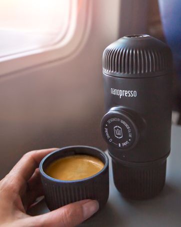 Coffee Mug To Go, Camping Coffee Maker, Travel Coffee Maker, Portable Espresso Maker, Home Espresso Machine, Nespresso Pods, Coffee Board, Nespresso Capsules, Double Espresso