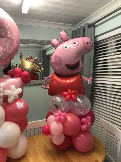 Peppa Balloon Decoration, Peppa Pig Birthday Balloons, Peppa Pig Balloon Bouquet, Peppa Pig Balloon Decoration, Peppa Pig Second Birthday Party, Peppa Pig Birthday Decor, Peppa Pig Balloon Arch, Pepa Pig Birthday Decoration, Peppa Pig 3rd Birthday Party