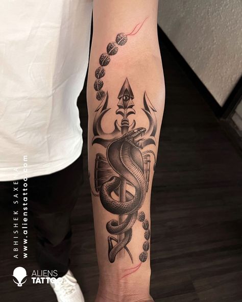 Shiv Tattoo For Men On Arm, Trishul Tattoo Designs Men, Mahadev Tattoo Designs For Men, Tatto Sleeve, Aliens Tattoo, Kali Tattoo, Leg Sleeve Tattoos, Hindu Tattoos, Trident Tattoo