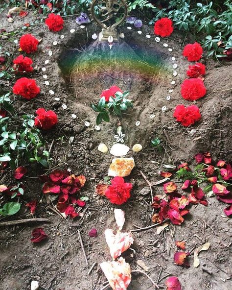 Clarity Barton on Instagram: “An Earth Altar is an Altar created directly on Mother Earth to honor Her. It brings through the grounding and nourishing energy of the…” Earth Altar, Nature Mandala, Mother Earth, Circles, Bring It On, Energy, On Instagram, Instagram, Art