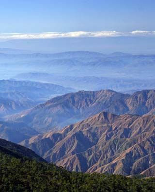 The view from Pico Duarte, Dominican Republic. Tallest mountain in the Caribbean. Dominican Republic Vacation, Dominican Republic Travel, Mountain Town, Caribbean Islands, Day Hike, Beautiful Mountains, Beautiful Places To Visit, Tour Packages, Places Around The World