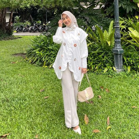 Outfit Idul Fitri, Eid Fitri Outfit, Outfit Eid Mubarak, Style Kulot, Ootd Lebaran, Garden Party Outfit, Outfit Hijab Casual, Stylish Outfits Casual, Eid Outfits