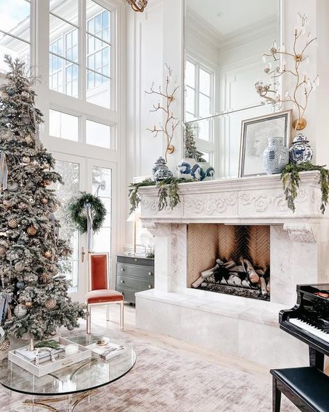 Rachel Parcell Living Room, Emily Jackson, Decorating Rules, Alice Lane Home, Alice Lane, Rachel Parcell, Day Designer, Christmas Inspo, Blue Christmas