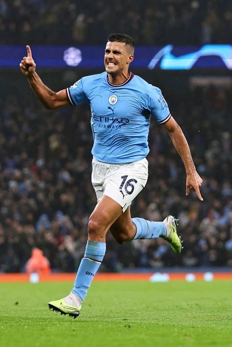 Rodri Manchester City, Rodrigo Hernandez, Street Football, Claudio Bravo, Football Is Life, Soccer Guys, Best Friends Shoot, Phone Wallpaper For Men, Pep Guardiola