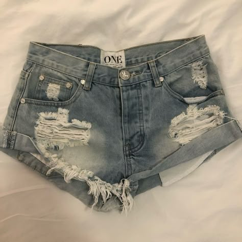 Nwot One Teaspoon Bandits Distressed Denim Shorts. Relaxed Fit. Long Rise. Button Fly. Details: Color: Wilde Size: 24 Distressed Denim Denim Shorts Low Waist, Summer Outfits Jean Shorts, Demin Shorts, Teaspoon Shorts, Jean Short Outfits, One Teaspoon Shorts, Sock Outfits, Ripped Denim Shorts, 80s Outfit