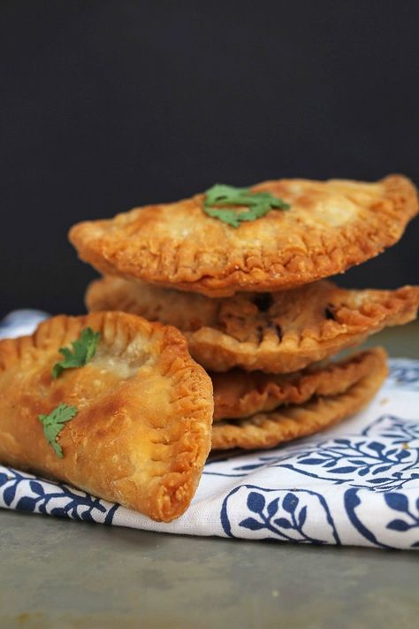 Turkey Empanadas, Empanada Recipes, Liquid Lunch, Grandbaby Cakes, Ground Turkey Recipes Healthy, Healthy Ground Turkey, Empanada Recipe, Meat Pies, Turkey Dishes