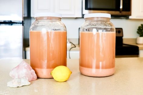 Himalayan Salt Water, Salt Water Flush, Himalayan Salt Benefits, How To Make Pink, Anna Wood, Shea Butter Benefits, Sole Water, Water Benefits, Pink Drink