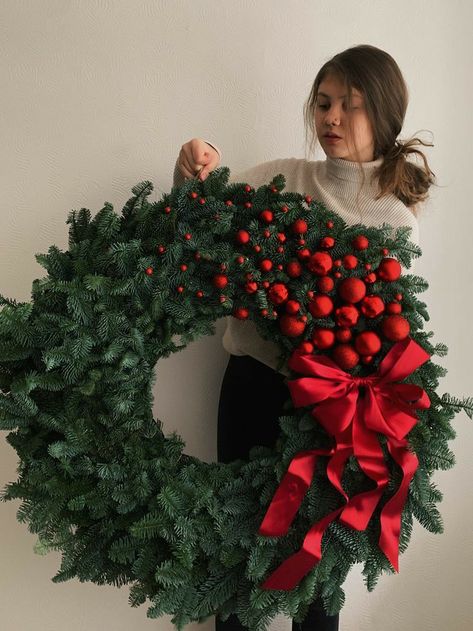 Julkransar Diy, Stovetop Potpourri, Orange Garland, Gorgeous Christmas, Front Porch Christmas Decor, Christmas Wreaths Diy, Christmas Door, Christmas Deco, Outdoor Christmas Decorations