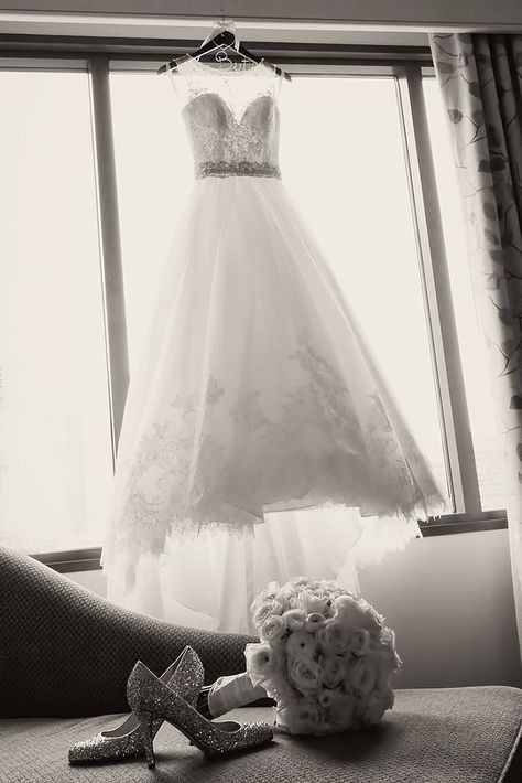 Must Take Photos Of Your Wedding Dress ❤ See more: http://www.weddingforward.com/must-take-photos-wedding-dress/ #weddings Bouquet Photo, Family Wedding Photos, Poses Wedding, Romantic Wedding Photography, Wedding Picture Poses, Wedding Photography Styles, Wedding Photos Poses, Ballroom Wedding, A Wedding Dress