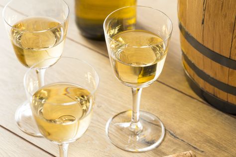 Sherry is Spain's famous fortified wine and comes in a variety of styles and price points. Learn more about Sherry with this guide. Alcoholic Drinks For Diabetics, Fun Drinks Alcohol, Protein Rich Snacks, Sherry Wine, Low Calorie Drinks, Fortified Wine, Wine Desserts, Sweet Wine, Rice Wine