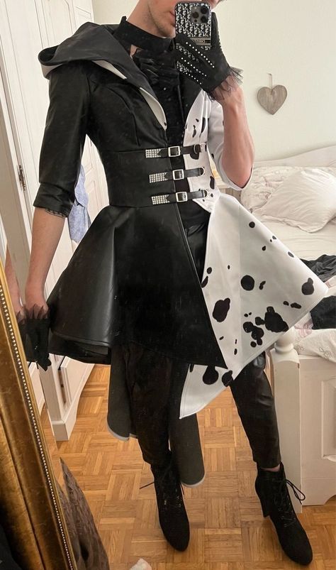 Cruella Deville Inspired Outfit, Theatre Aesthetic Outfit, Gay Couple Halloween Costumes, Villain Halloween Costumes, Gay Halloween Costumes, Gay Costume, Black Dress Outfit, Queen Costume, Concept Clothing