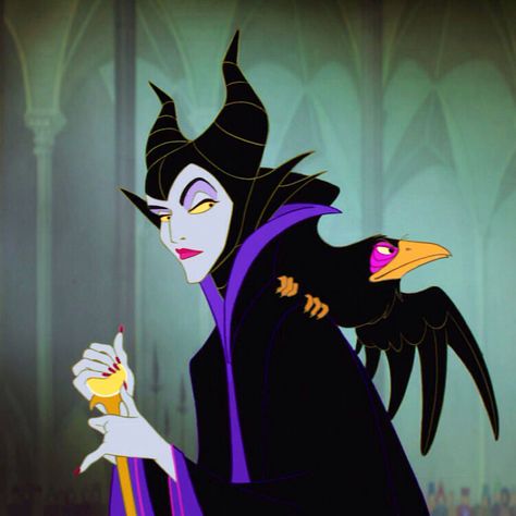 Sleeping Beauty Art, Maleficent Disney, Disney+ Icon, Sleeping Beauty Maleficent, Animation Disney, Disney Dragon, Disney Maleficent, Old Disney, Pinturas Disney