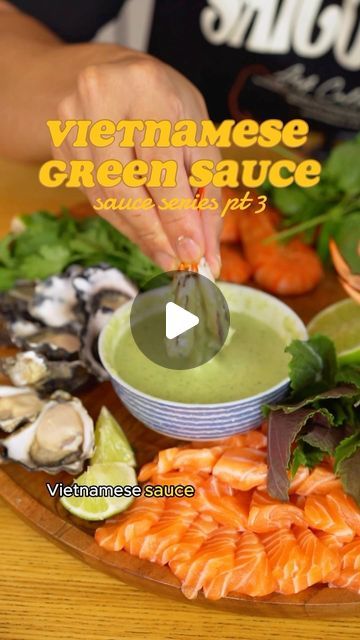 Vietnamese Green Sauce, Thai Seafood Sauce, Vietnamese Appetizers, Thai Chili Sauce Recipe, Tommy Pham, Vietnamese Sauce, Magic Green Sauce, Seafood Sauce Recipe, Green Sauce Recipe